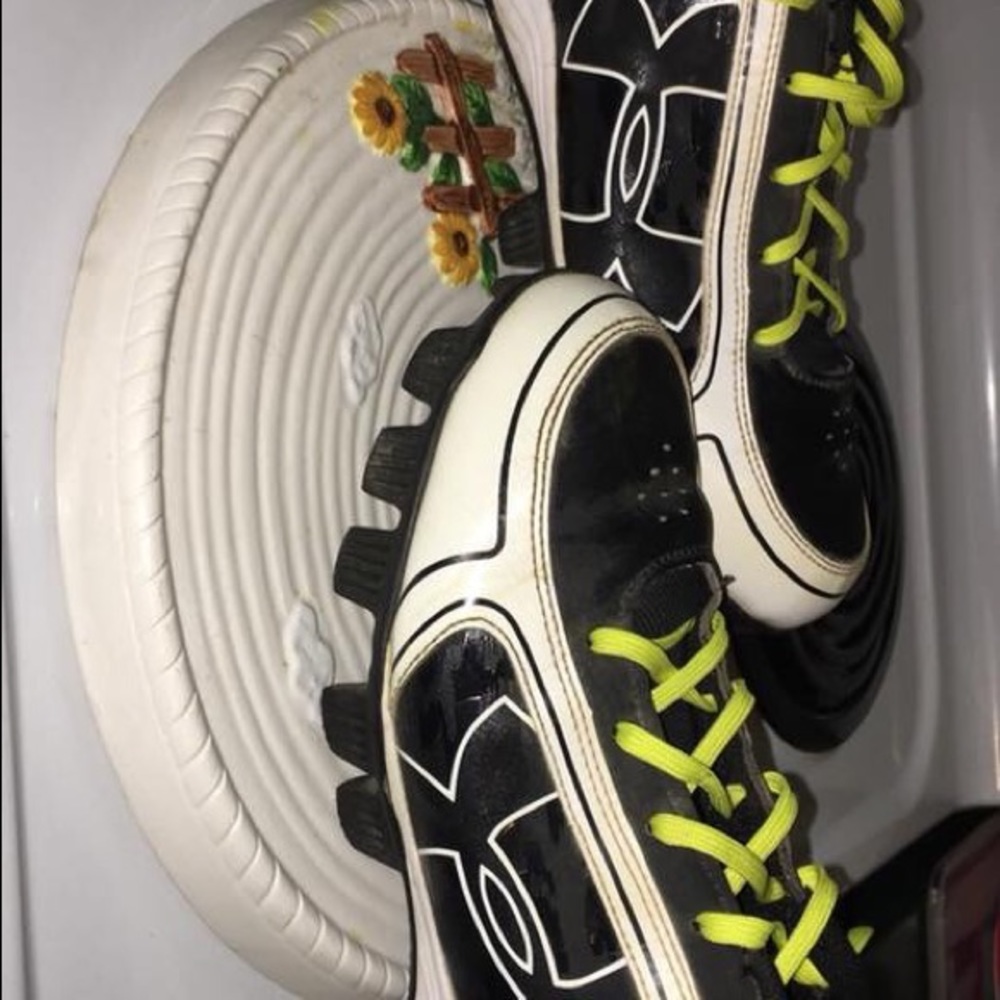 Girl softball cleats